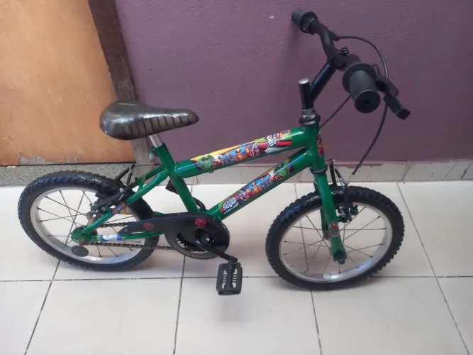 Bicicleta aro 16 reformada e revisada algumas peças sem uso