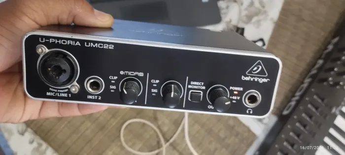 Interface de áudio USB UMC22 Behringer