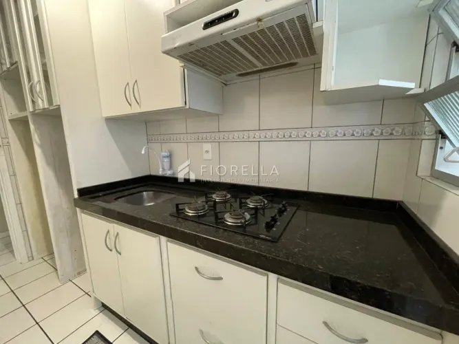 Apartamento 02 dormitórios no bairro Ipiranga, São José.