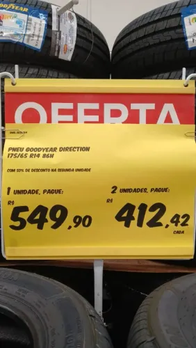 2 Pneus novos com nota. Retirada no local.