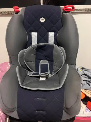 Cadeira de automóvel reclinável