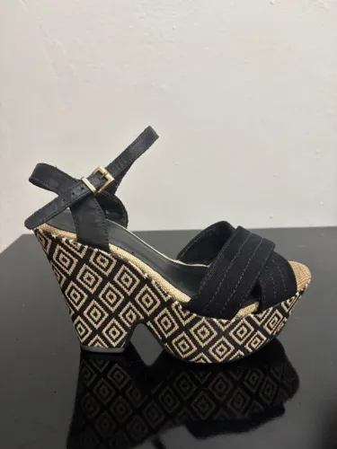 Sandália de Luxo 