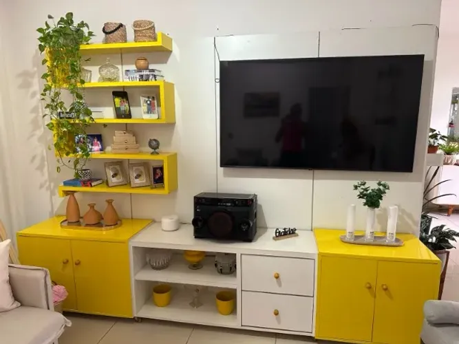 PAINEL SALA (BRANCO E AMARELO)