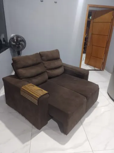 Sofá retrátil e reclinável semi novo ótimo pra apartamento 700 entrego