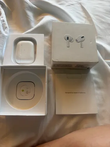 Apple AirPods Pro (1st generation) with MagSafe Charging Case Original com Caixa