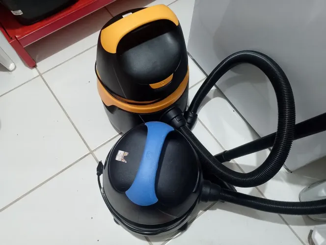 Vendo aspirador um completo e outro faltando o cabo com a vassoura ! 150 cada um