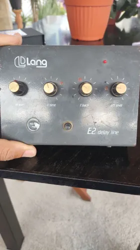 Mesa de efeitos Lang/ E2 delay line
