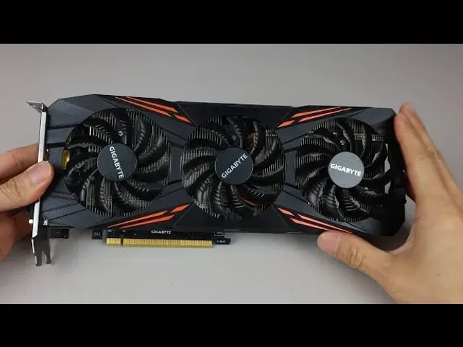 **Gigabyte GTX 1070 Ti 8GB Windforce OC Triple Fan - Excelente Estado**