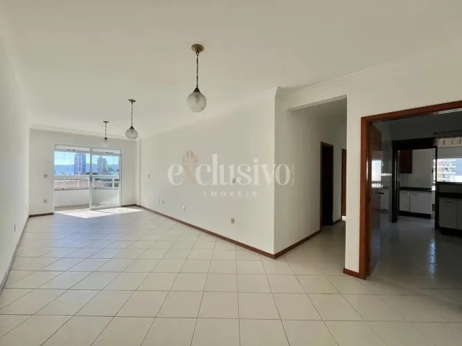 Amplo Apartamento de 3 dormitórios no bairro Estreito
