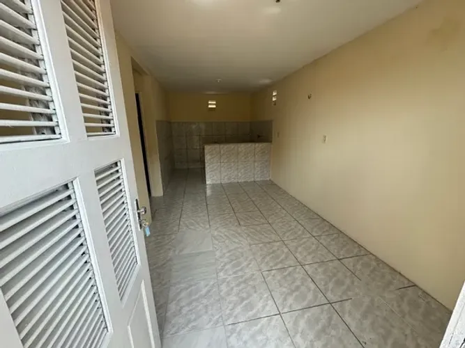 Casa para alugar na Rua Porto Alegre, próxima ao North Shopping Jóquei!