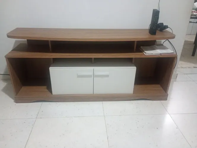 Vendo esse lindo rack de chão com rodinhas 