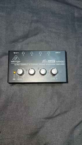 Amplificador De Fones Behringer Power Play Ha400 Ha 400 Preto