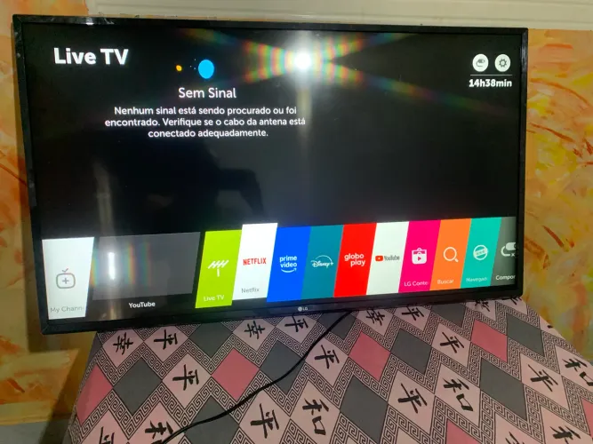 Smart tv 43 polegadas LG 3D só não tem pezinho pois usava na parede. Comprei outra maior. 