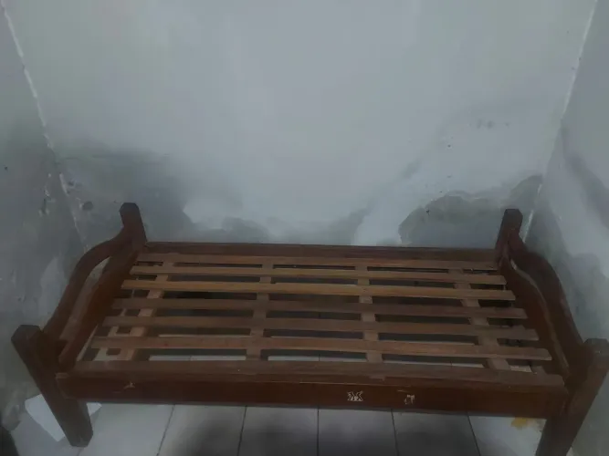 CAMA DE SOLTEIRÃO MADEIRA