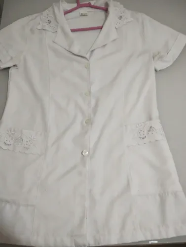 Roupas Jalecos e junto a kit de roupas brancas