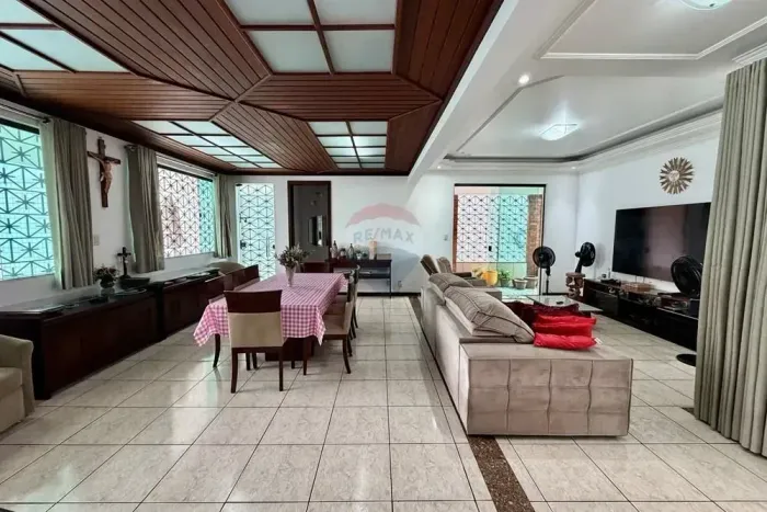 Casa Espetacular com Área de Lazer Completa | 422m² | Alto Padrão