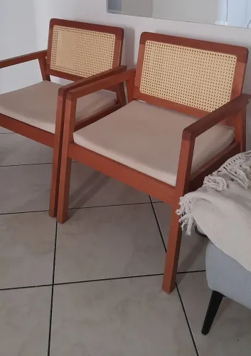Poltronas madeira maciça