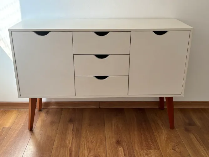 Buffet Aparador Retrô Branco com Pés em Madeira | Design Moderno | Excelente Estado