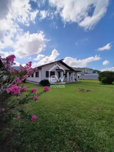 Casa com 205m² em Schroeder, SC
