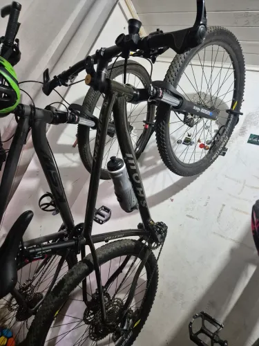 Bicicleta MTB SHOW DEORE 6100 / MT 200 / SR SUNTOUR XCM34 / TUBELESS