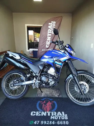 Vende-se XTZ 250 Lander top Único dono