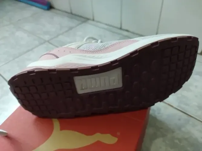 VENDO 02 PARES DE TÊNIS FEMININO