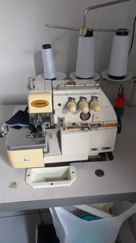 Maquina de costura YAMATA industrial