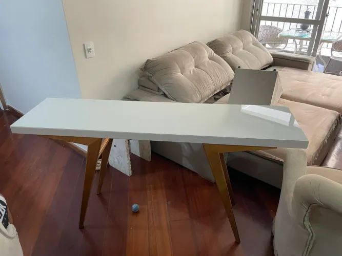 Aparador de Design em Madeira e Tampo Branco - Excelente Estado