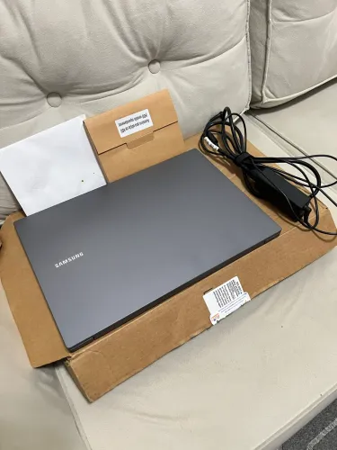 Notebook Samsung | i5-11ª ger. | 8GB RAM | 256GB SSD - seminovo (caixa + nota fiscal)