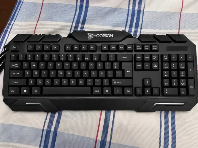 Teclado gamer com fio e led USB