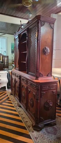 Móveis antigos, buffet cristaleira antigo