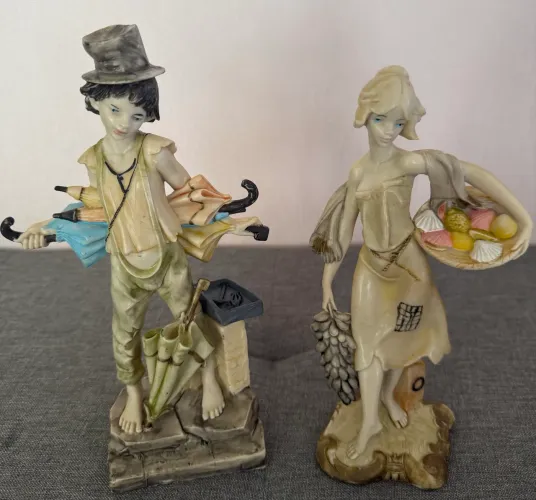 Escultura Estilo Italiana em Resina.