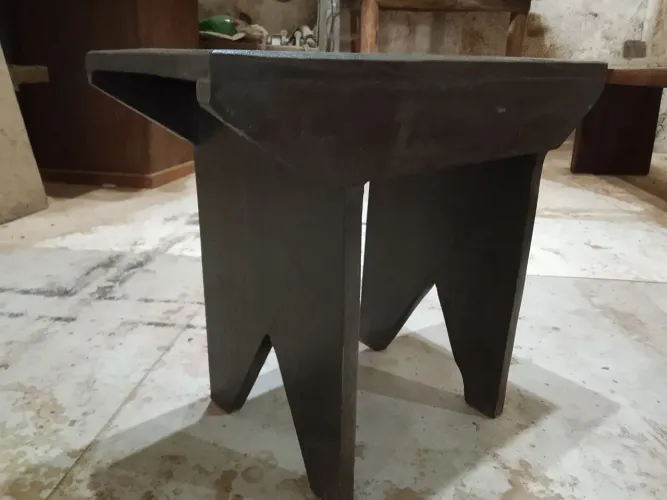 Banquinho de madeira demolição nas medidas de 40×30×40