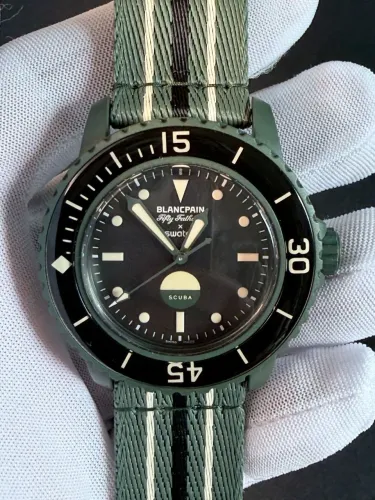 Vende-se Swatch Fifty Fathoms Green Abyss Scuba Novo