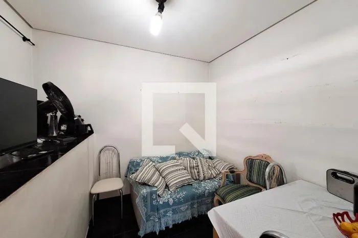 Casa à Venda - Jardim Peri, 4 Quartos, 200 m2