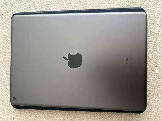 iPad 8 - Apple - Cinza Espacial - 32Gb (NOVÍSSIMO)