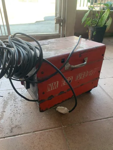 Maquina de solda Bambozzi 250