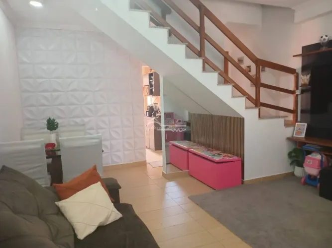 LINDA CASA DE CONDOMÍNIO NO JD CALIFÓRNIA SAÍDA FÁCIL P/ SJC