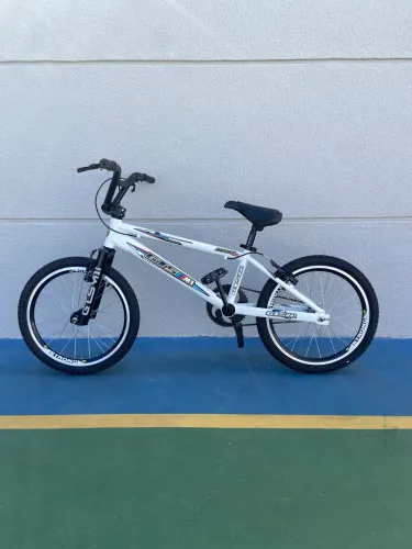 Bicicleta BMX GTS M1 Aro 20
