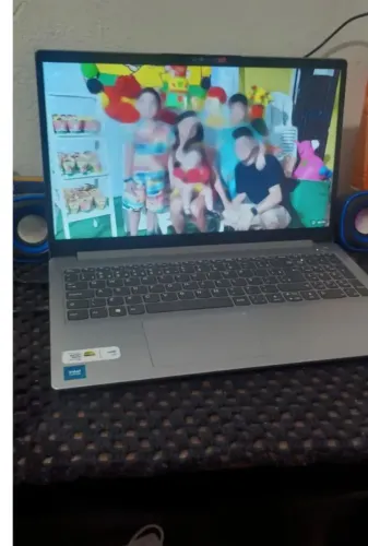 Notebook Lenovo completo com caixa