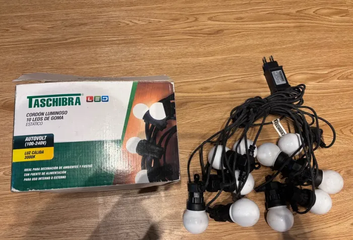 Cordão luminoso 10 Leds enborrachado Taschibra bivolt 3000k
