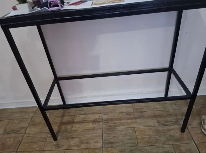 Mesa de canto com vidro encima