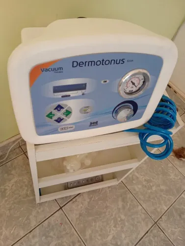 Aparelho de estética dermotonus slim semi novo.