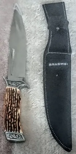 Vendo Faca de Caça, excelente fio e resistência 