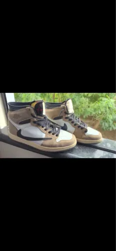 Jordan 1 high travis scott mocha; n 41/42
