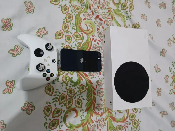 Troco Xbox séries s (usado) e iPhone 13 (usado) por Xbox séries X ou Pc do meu interesse