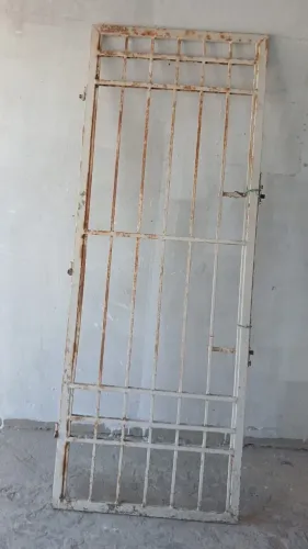 Portão de ferro 83x220