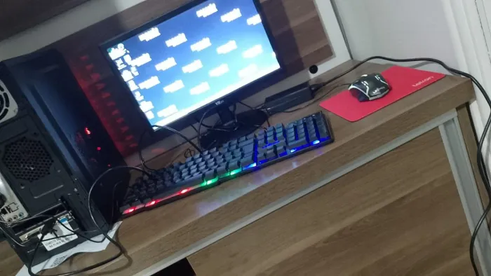 Pc gamer pouco tempo de uso,completo com mouse teclado e monitor 60hz 1080p
