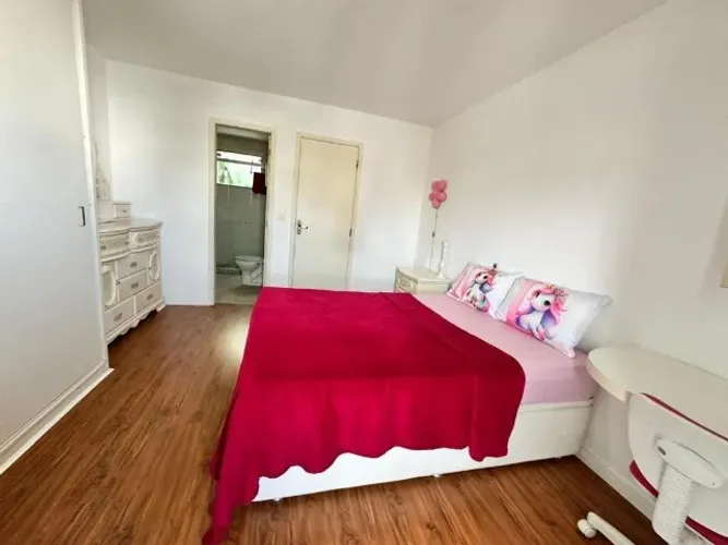 Suite com cama de casal (feminino) temporada