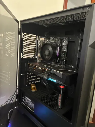 PC Gamer Ryzen 5 5600 + RX 7600 8GB | 16GB RAM | SSD NVMe + HD 1TB